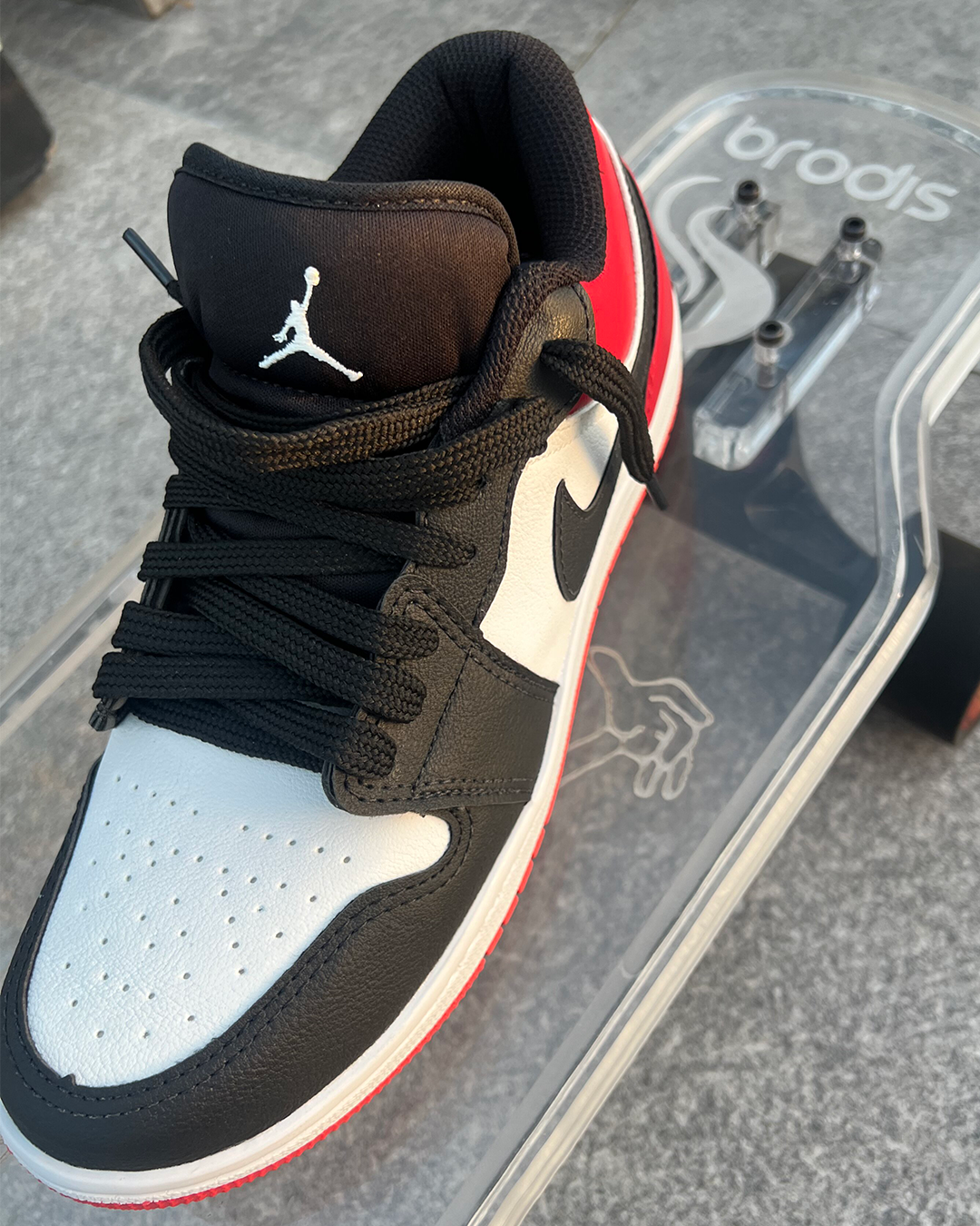 Jordan Rojo y Negro - Imagen 2